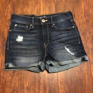 Denizen from Levi’s high rise shortie